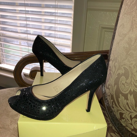 Shoes - Picture 2 of 2